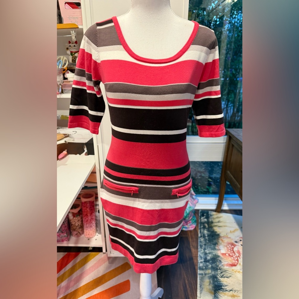 Romeo & Juliet Couture Striped Knit Mini Dress Red Black Beige Size S NWOT - Picture 2 of 7